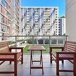 Mascot 2Br Near City Center Shopping Center Train
