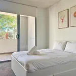 Mascot 2Br Near City Center Shopping Center Train